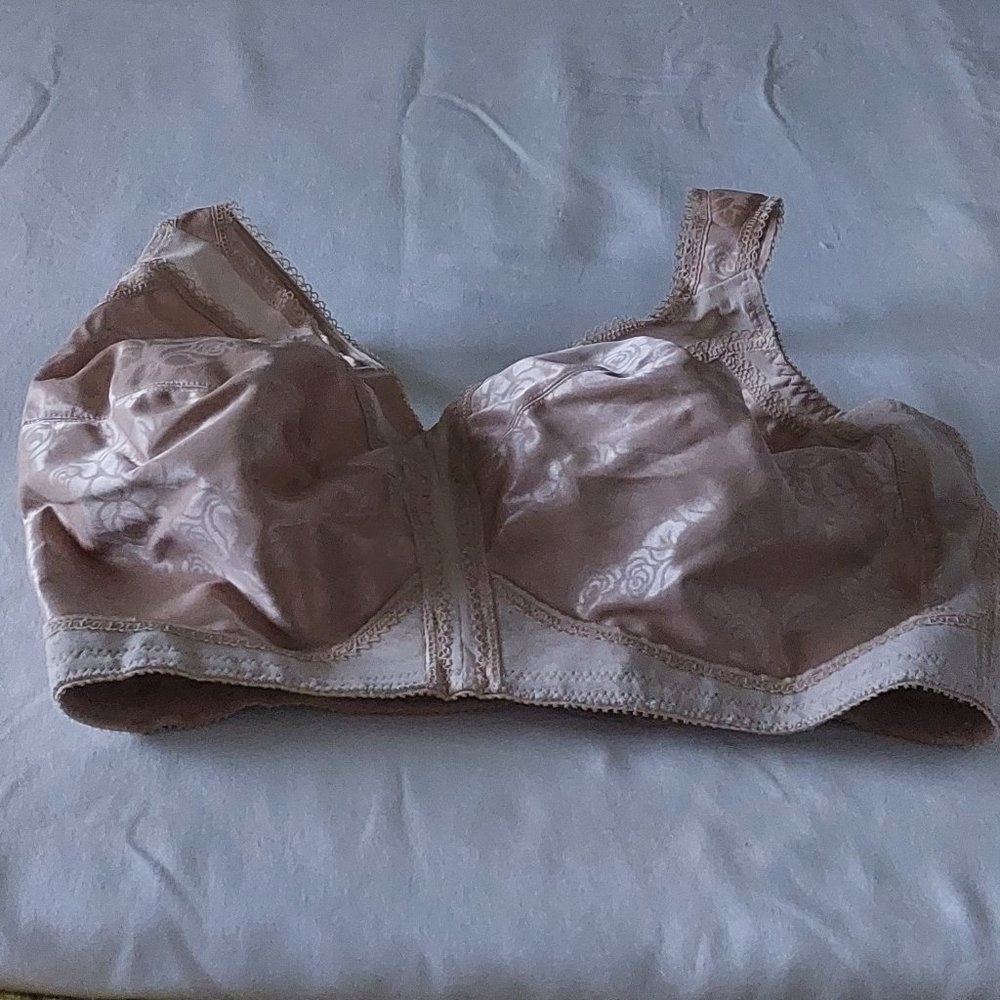 Playtex 18 Hour Ultimate Shoulder Comfort Wireless Bra Cafe Au Lait 40DDD Women'
